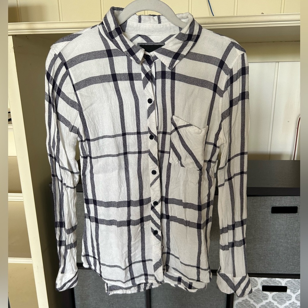 Rails woman’s plaid button down